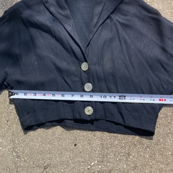 MidCentury Magic: Cropped, Black Button Top. Real Vintage - Picture 3 of 11